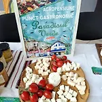 Agropensiunea Paradisul Гостевой дом